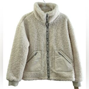 NWT Levi's Women's size Medium Cream Sherpa Fleece Teddy Snap and Zip Jacket